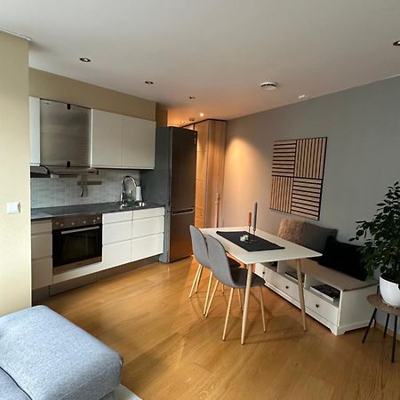Urban And Quiet Apartment In City Centrum Tromso Exterior photo
